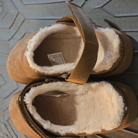 UGG Tan Shearling Slip-On Clogs Nwot Sz 7 - Picture 4 of 7